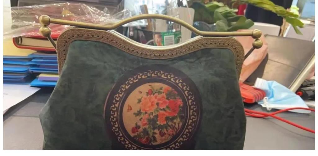 搭配 别找了！最适合搭配旗袍的包包都在这里了，不会让你缺少点什么！