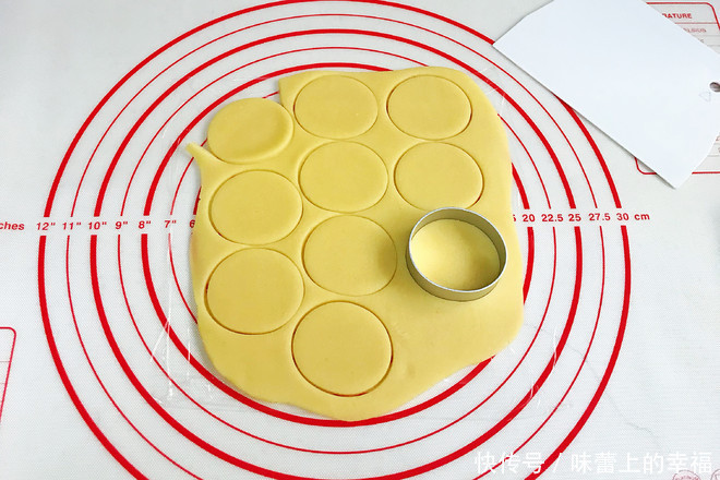 曲奇:3分钟教你学会小猪曲奇,孩子们看到小猪饼干都爱不释手了......