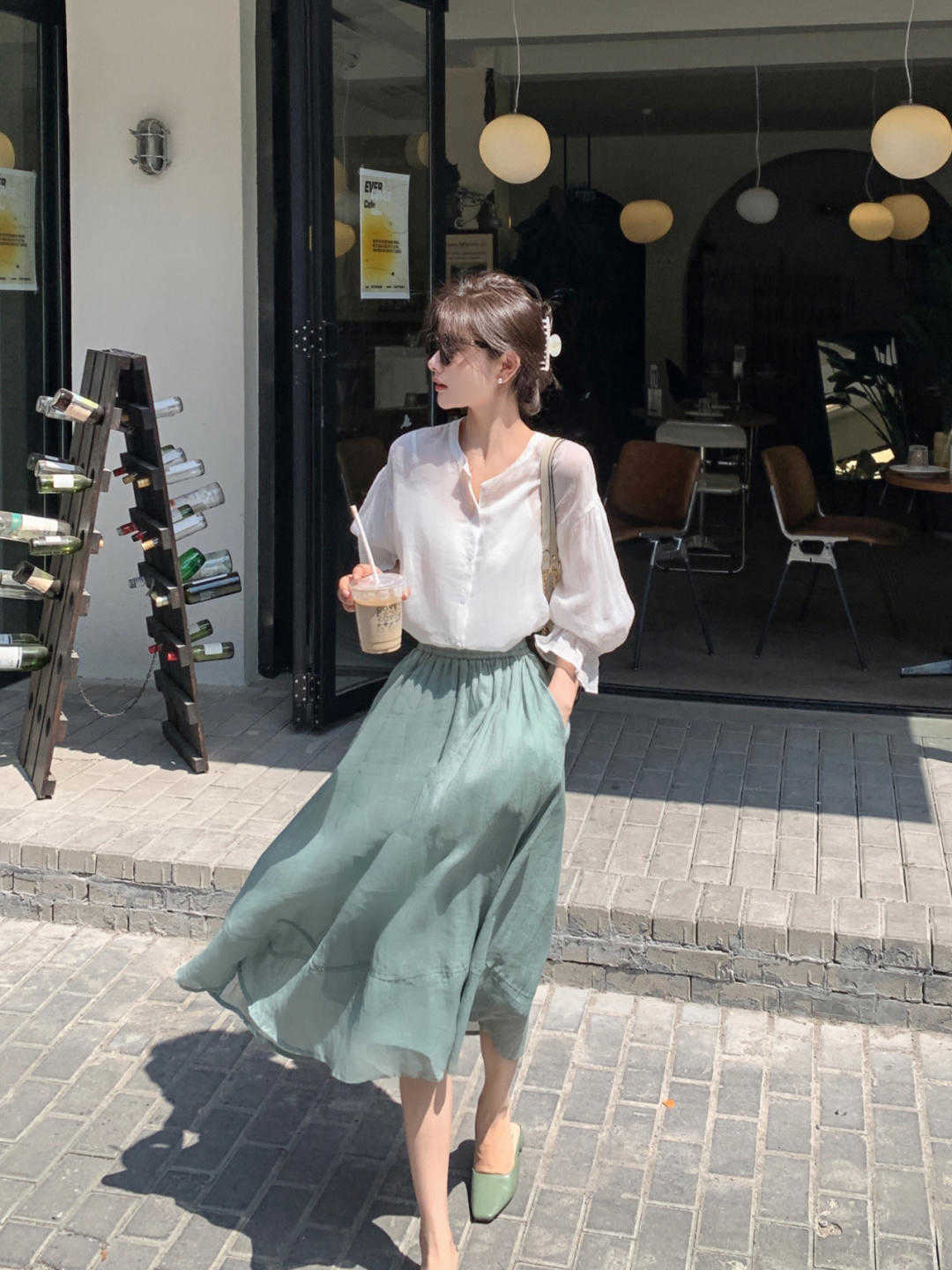 穿搭|夏季出游必备衣服单品,轻盈舒适的棉麻风,也能拍出时尚大片来