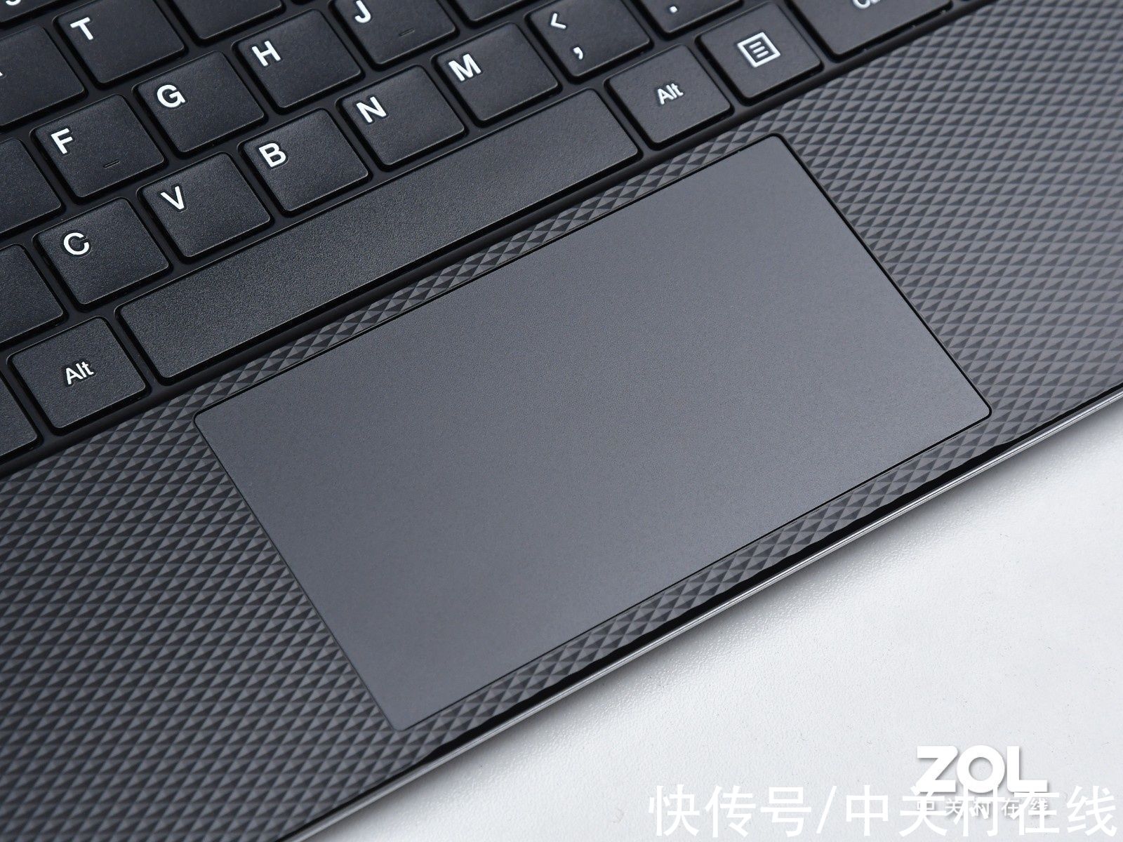 EZbook|2500元也有16GB内存+256GB固态 中柏EZbook X5图赏