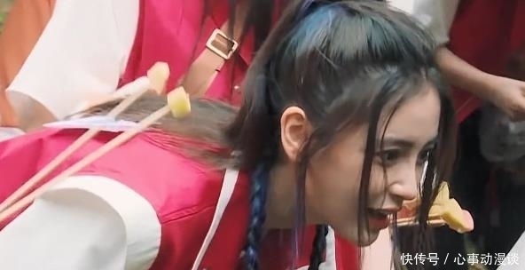 宋雨琦|跑男春游特辑嘉宾以手托鸟,蔡徐坤跟鸟对话,baby躲后面不敢伸手