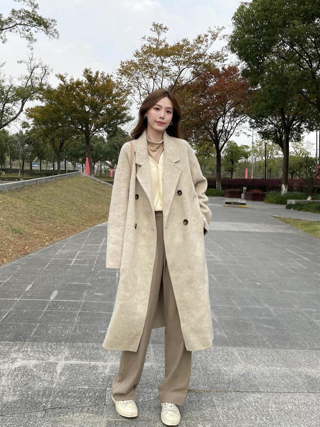 垫肩 基础款大衣也能穿出酷炫感,试试这些搭配方式,干练利落又有格调