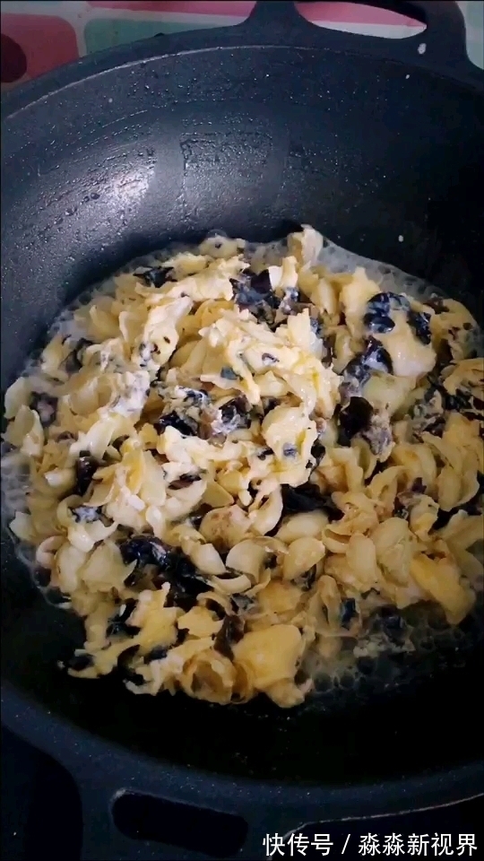 小吃|润肺止咳别只炖梨了,教你做个懒人小吃,肺润了,不咳了!