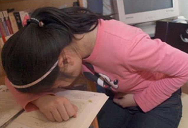 生病|宝宝身上长“小黑虫”，妈妈用心一颗颗拔掉，不料孩子被送去抢救