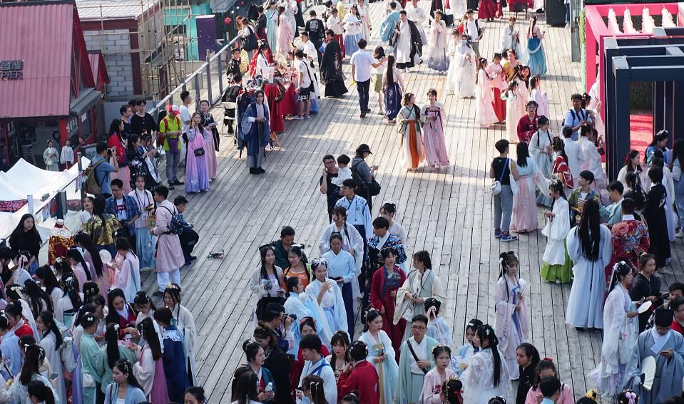  汉服|回顾汉服节全国联动，现场美到掉渣，终于体会到以前的昏君感受了