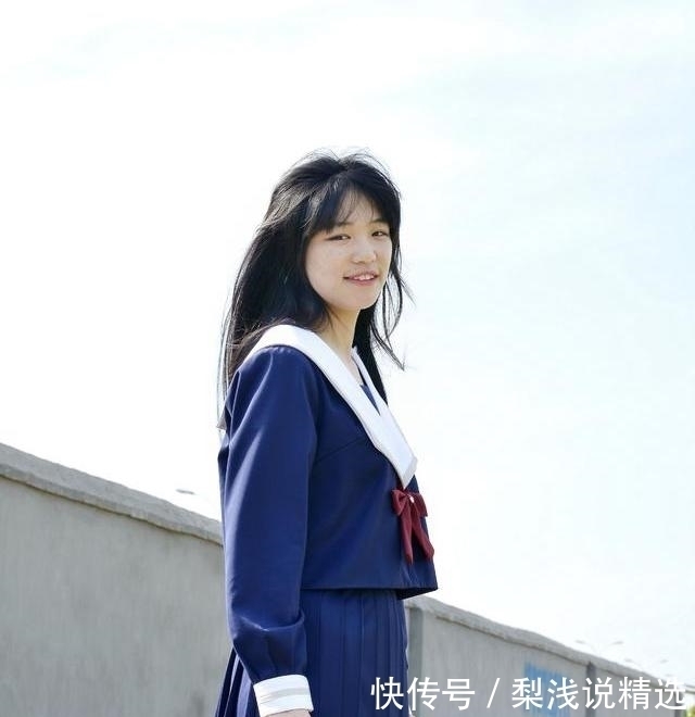 这些女孩不靠妆容和整形,“动一动手指”就能美若天仙