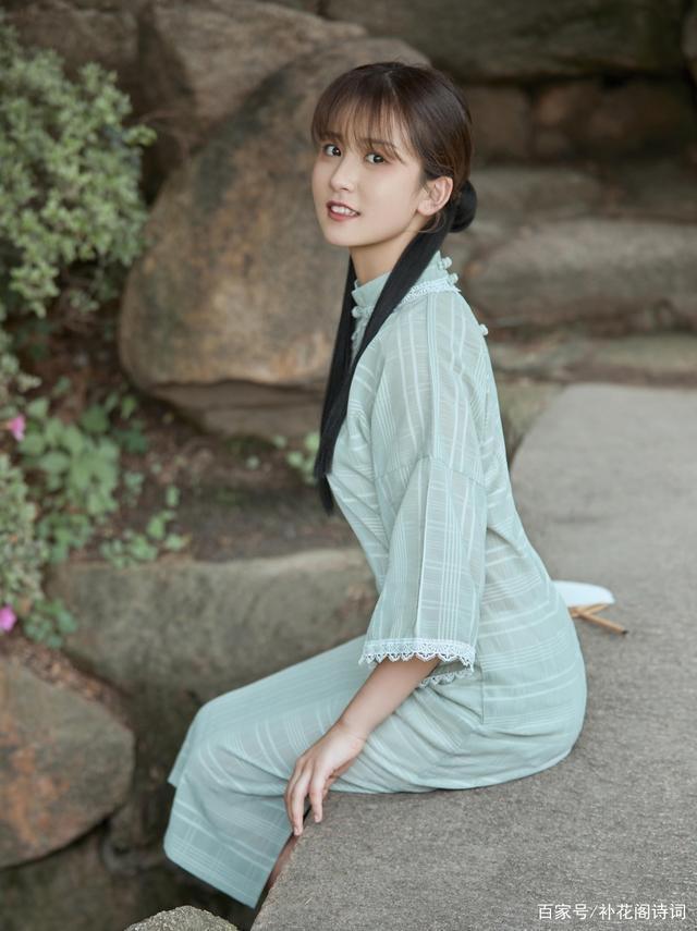 庭芳#七言格律(八首)横笛水天舟作客,归心山野菊为居