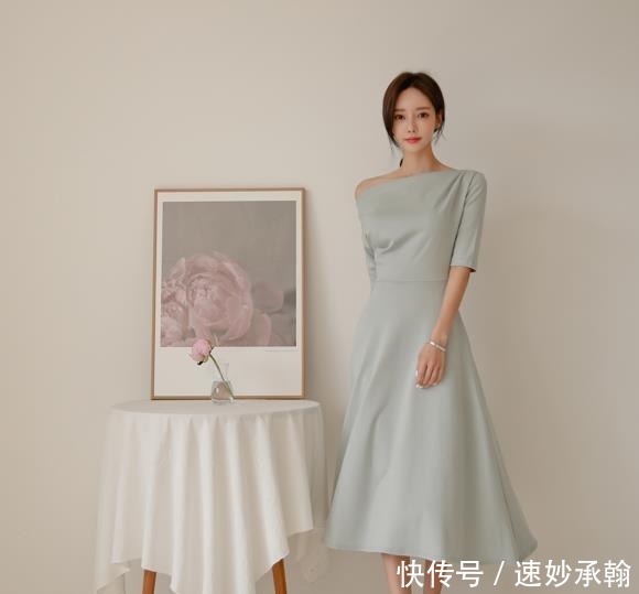 女装|孙允珠女装美图:玲珑青竹萱草陶釉花瓶连衣裙!