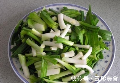 鲜香|号称“天然青霉素”，鲜香开胃，5分钟炒一大盘，常吃身体好