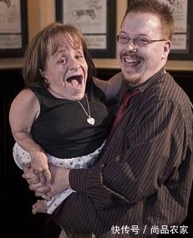 赫勒尔德|全球身材最矮小的母亲仅70厘米,不听医生警告拿命生下三个孩子