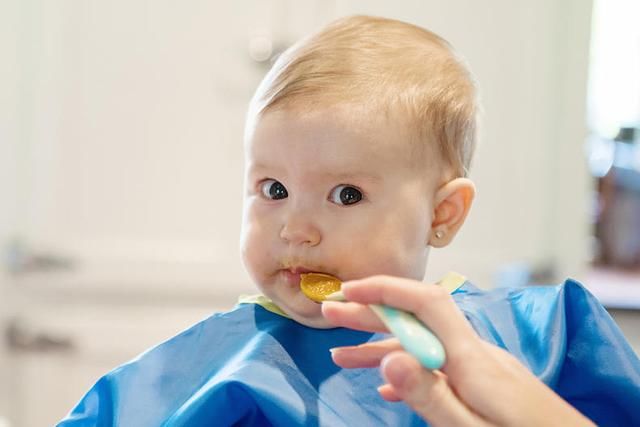 新生儿|新生儿吃的越多暗示身体越健康？大错特错 过度喂养危害正常发