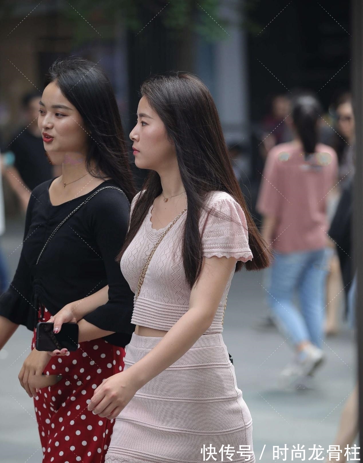 穿搭 套装裙穿搭省事又便捷,只要选对颜色和款式就OK!