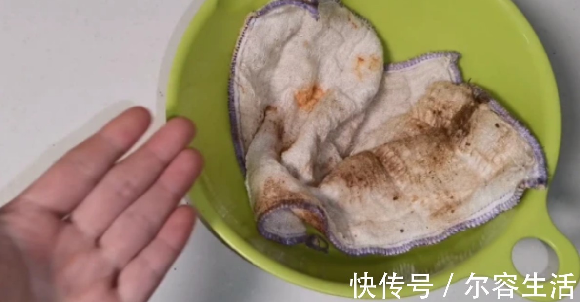 洗毛巾，只需水中撒一点，不管多脏多旧的毛巾，洗出来干净又柔软