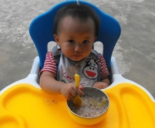 医生|医生:宝宝不满2岁,3种辅食不要碰,容易伤脾胃、发育慢