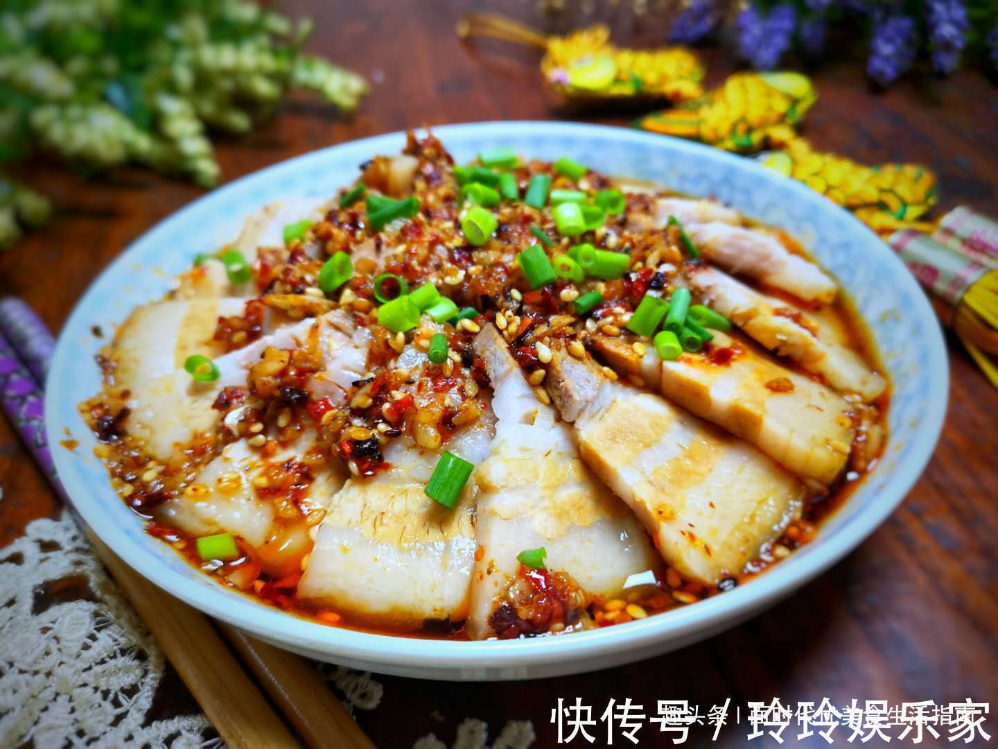 蒜泥白肉家常做法，清爽不油腻，简单几个步骤，比饭店的还好吃