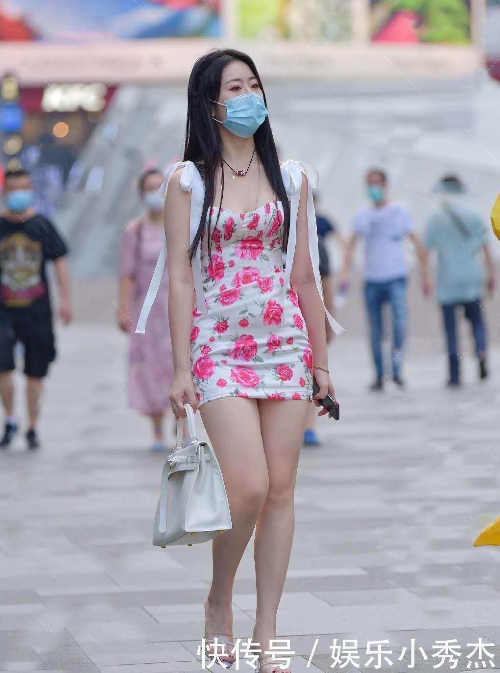 Ó¡»¨|°×ɫȹ×ÓÕâÑù´©²ÅºÃ¿´£¬Ó¡»¨µÄͼ°¸³¬ÏÔÆøÖÊ£¬¼ò½àÊæÊÊÓÖ²»µ¥µ÷