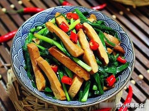 牡蛎肉|韭菜怎么做最营养?鸭胗此做法,开胃解馋,鲜香四溢,老少皆宜