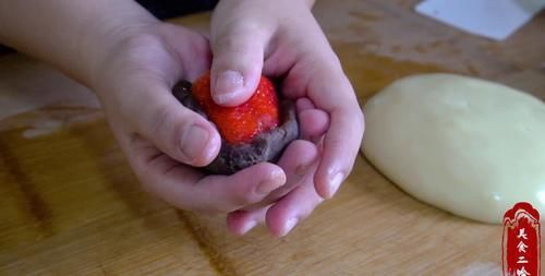 草莓|做糯米糍,别只放糯米粉,多加1样粉料,糯米糍松软不硬口感更香