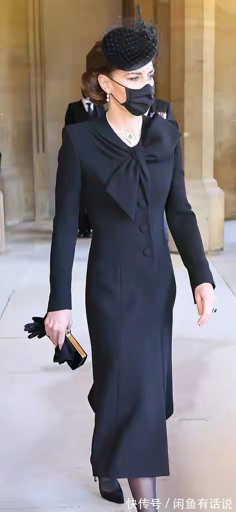 凯特王妃|凯特活动上站C位,穿黑大衣尽显主母气场,身旁卡米拉都黯淡不少