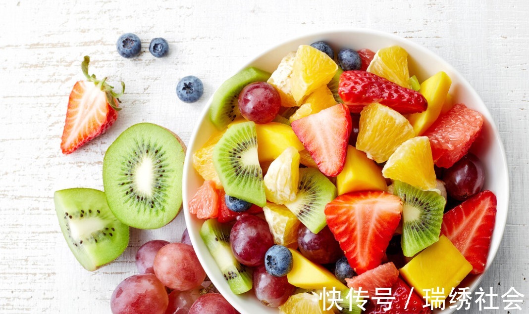 糖尿病人|菠萝对糖尿病人的血糖影响大吗?看看2名糖尿病患者怎么说