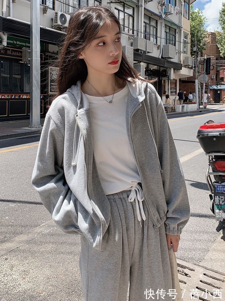 穿搭|简约不繁琐才是真高级,分享7套初秋搭配,跟着穿秒变时尚小达人