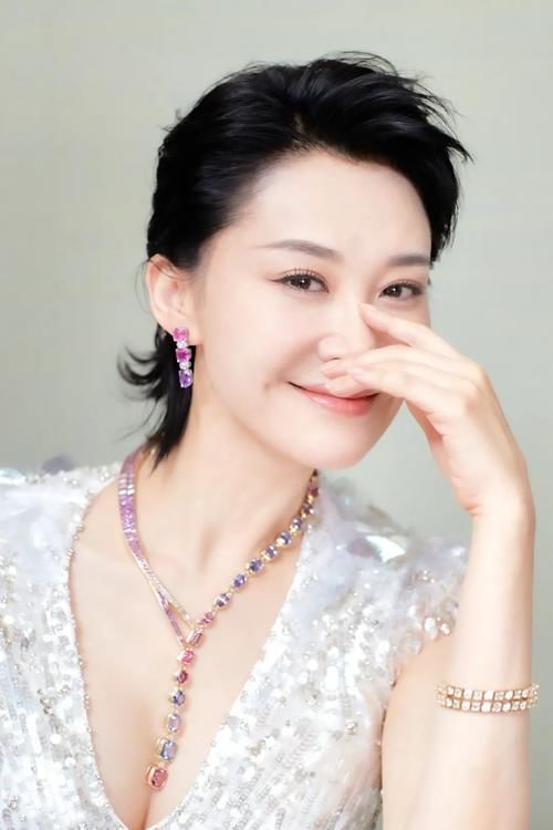 Tiffany 家最大的钻石，好闪！