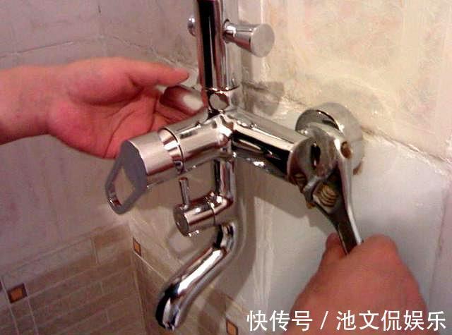 冷热水|卫浴花洒怎么安装4个花洒安装小要点,让你享受舒适淋浴
