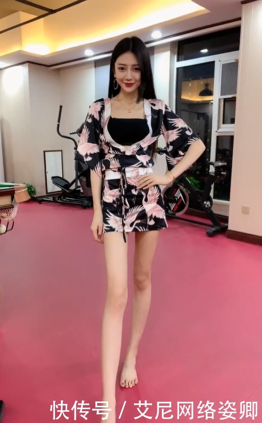 穿着|穿着包臀裙来健身房,这不合适吧!