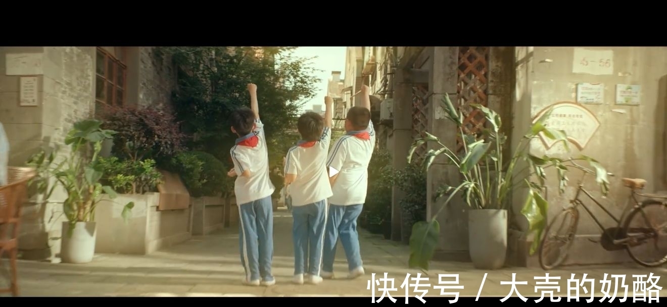 奥特曼|「不止游戏」奥特曼这款「爷爷级」的IP怎么又双叒叕火了?