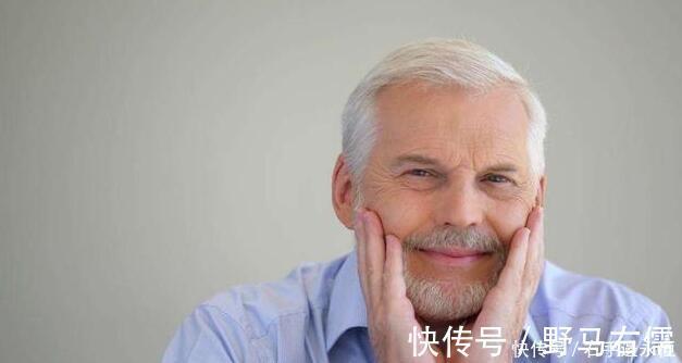 握力|50岁是寿命“决定期”,此时身体还有5个表现,是长寿征兆