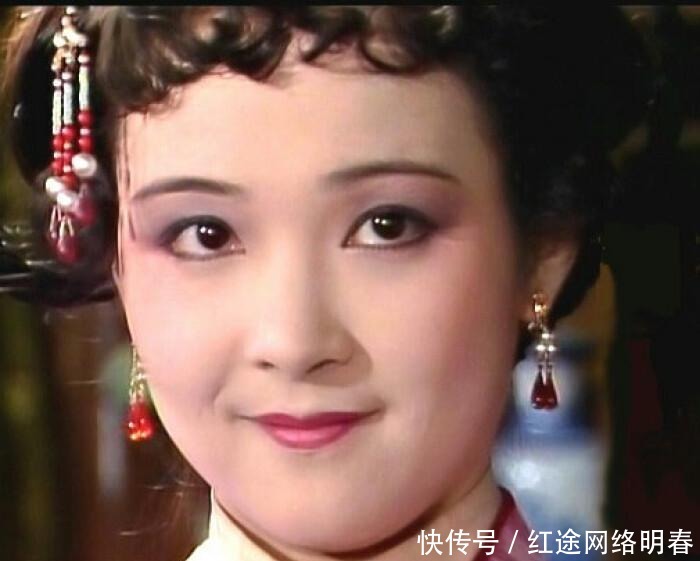 宝钗|《红楼梦》一出场就惊艳的薛宝琴,究竟有多美?竟有一股异域风情