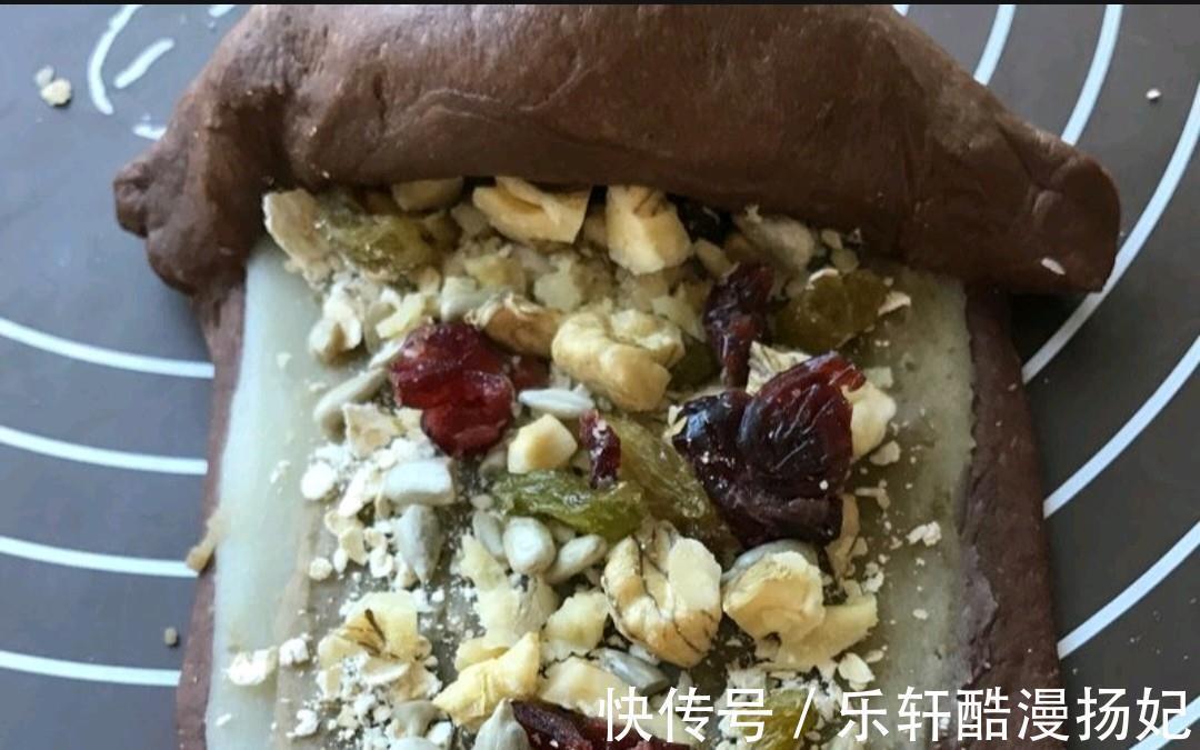 高筋面粉|奈雪家的嘟嘟包，也可以在家制作了！可可麻薯软欧包！