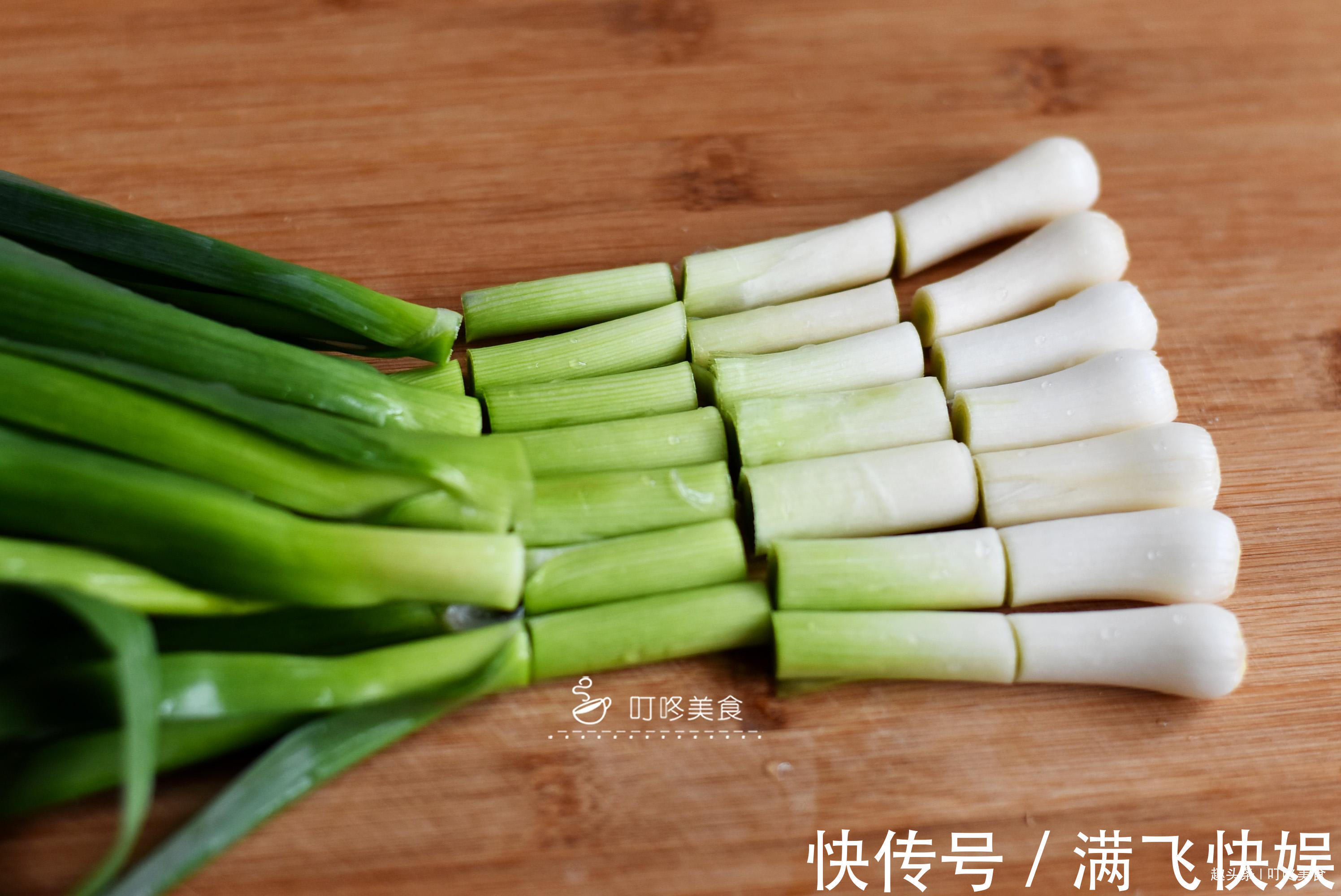 春天最馋的一道凉拌菜，2分钟做一盘，开胃下饭，连吃一周也不腻