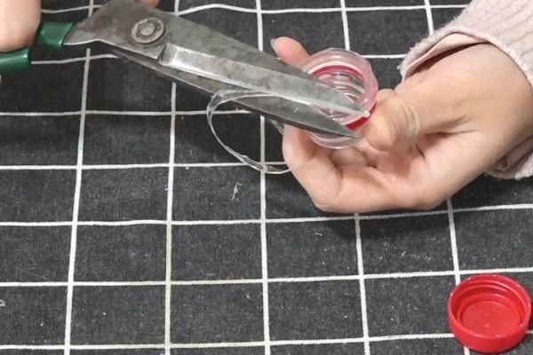 瓶盖|床单老乱跑?教你1招,不花一分钱就能搞定!