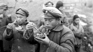 大洋|我军排长给一厨子两大洋,并让他赶快回家,没想到他是国军副司令