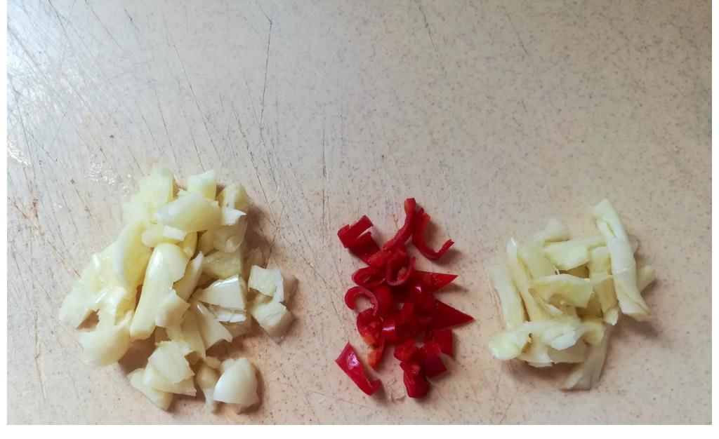 蒜蓉炒空心菜|炒空心菜别焯水，学会餐馆的做法，多加2物，爽脆入味不发黑