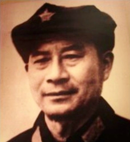 地位|他是西路军幸存将领，地位和徐向前一样高，没找回组织，饥荒饿死