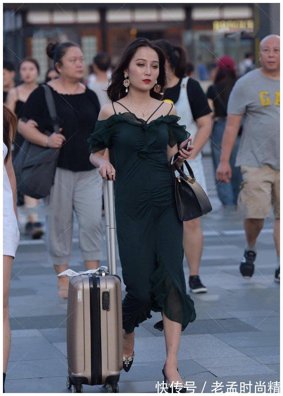 tips|纯洁美丽的气质美女,像一盆牡丹,随和但不随便,感觉我要恋爱了