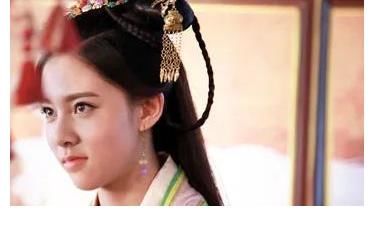 宋妍霏|唱跳演戏均无果，除了前男友张一山，宋妍霏还有什么谈资？