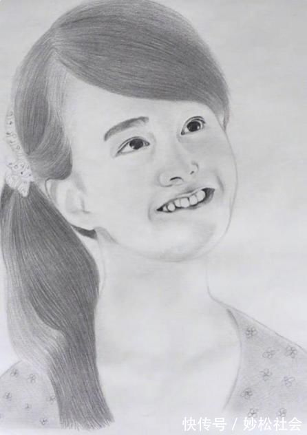 素描@美术学渣笔下的“明星素描”，画面一言难尽，学霸看后捧腹大笑