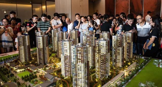 房贷利率|90万房贷,30年要付多少利息?银行经理:别再傻傻的“白送钱”了