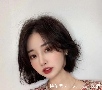 分享几款适合方脸、大脸的发型，显脸小还减龄，很适合新年剪