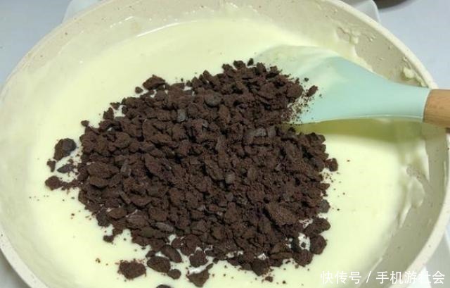 爱吃奥利奥的人看过来,这种网红吃法别错过!2步轻松搞定,奈斯