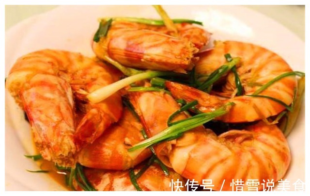 老公请发小来家吃饭,我特意下厨做一桌菜,饭后老公说不如去饭店