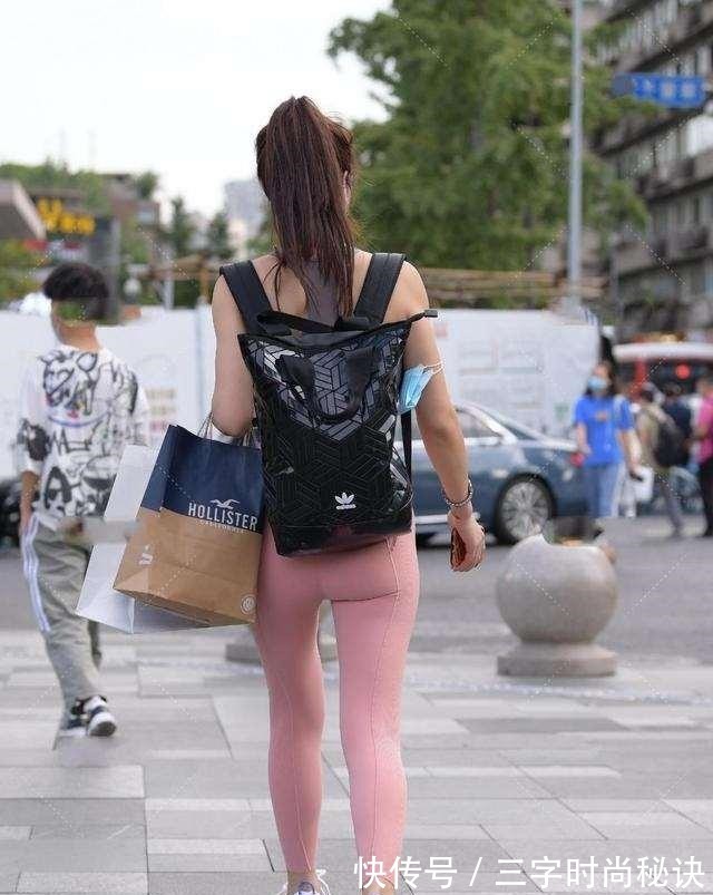 穿搭 潇洒自在的瑜伽裤穿搭更加随意自在,气质女生都喜欢,清爽时髦!