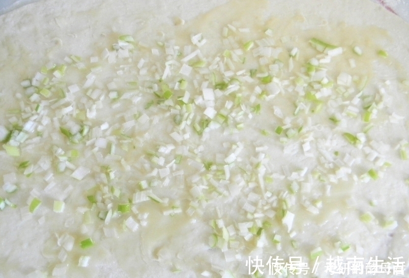 烙饼又干又硬是和面用错了水，牢记3点，饼柔软筋道，放凉不硬