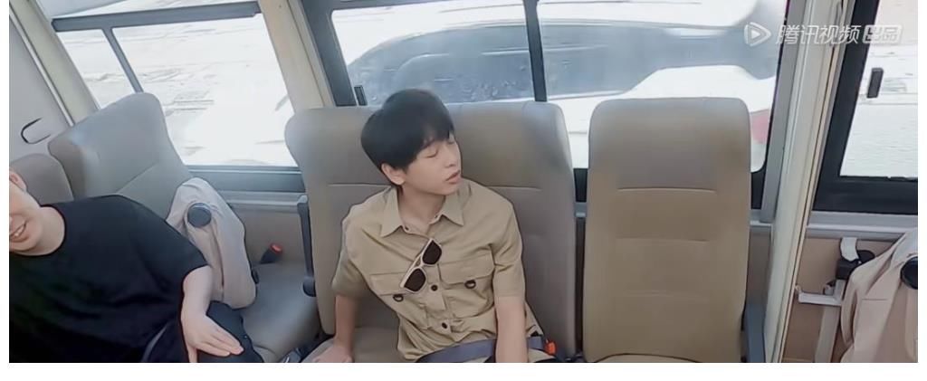 《五哈2》水准回归？鹿晗遭节目组整惨，邓超陈赫急到与导演对峙