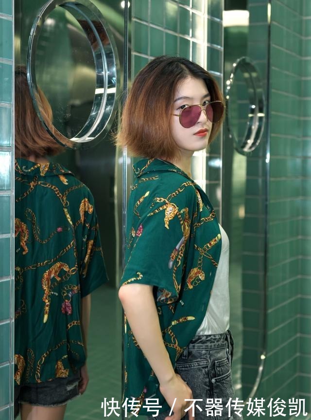 无可挑剔|模特身材、衣着、气质无可挑剔