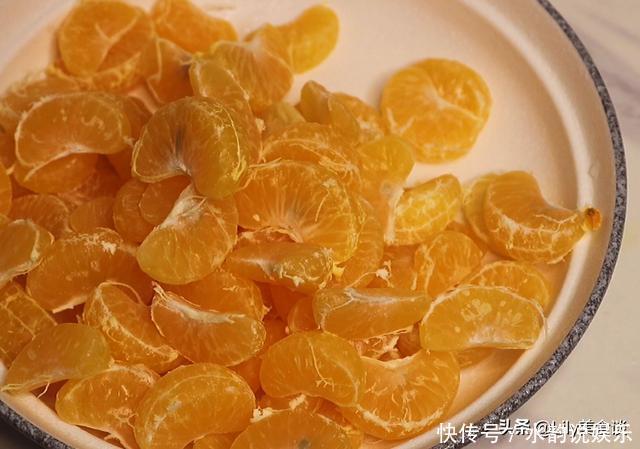 橘子别只会直接吃,放锅里蒸一蒸,原来好处这么多,冷天吃特营养