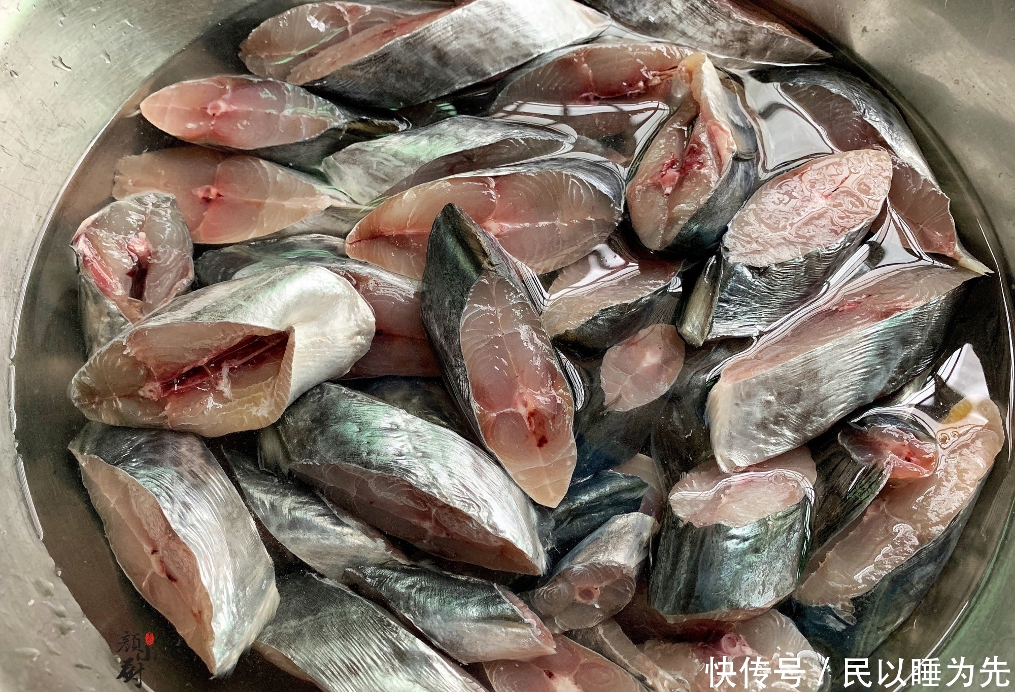 冬天|秋天遇到这肉我从不手软,一次买10斤,晒干囤起来,冬天吃最香